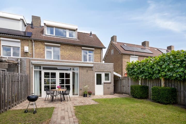 Foto 31 van Pastoor van den Boomstraat 86