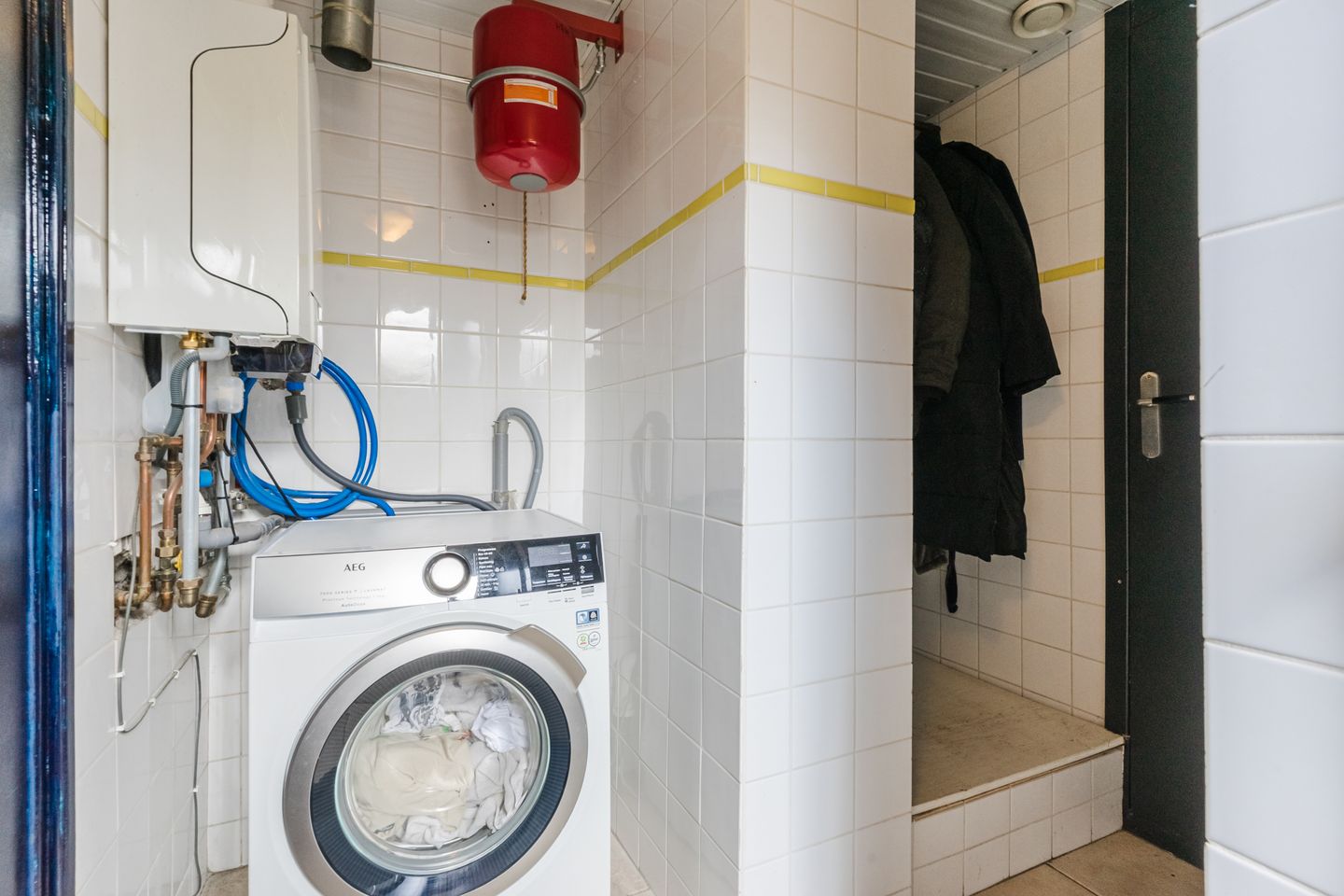 Foto 10 van Valkenierstraat 36