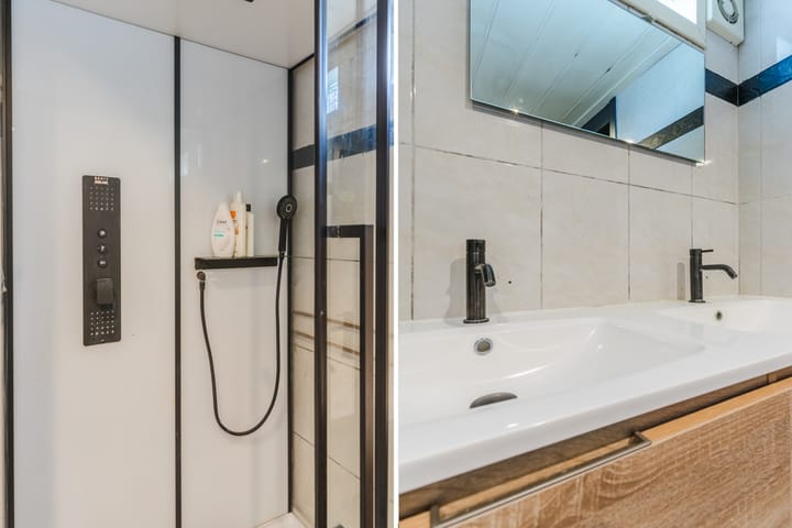 Foto 13 van Valkenierstraat 36