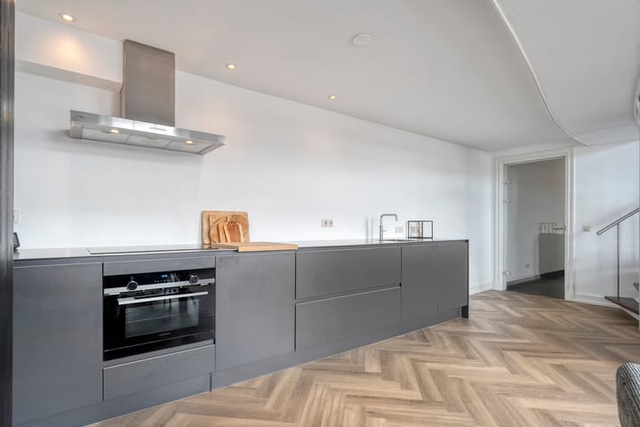 Foto 11 van Van Karnebeekstraat 67-D