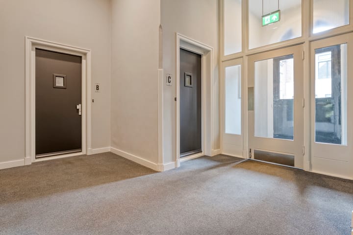 Foto 30 van Van Karnebeekstraat 67-D