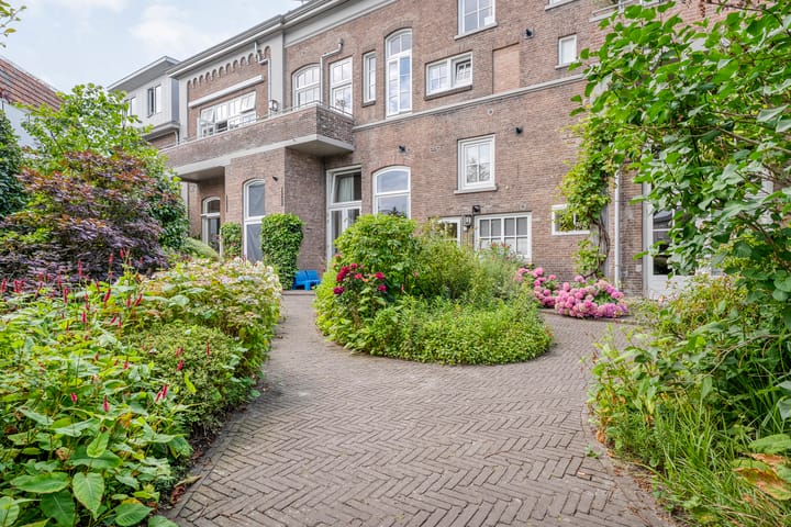 Foto 32 van Van Karnebeekstraat 67-D