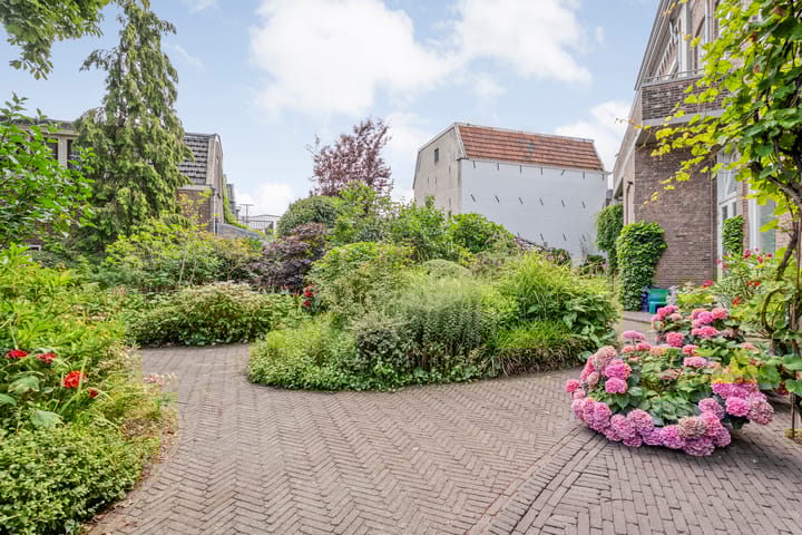 Foto 34 van Van Karnebeekstraat 67-D