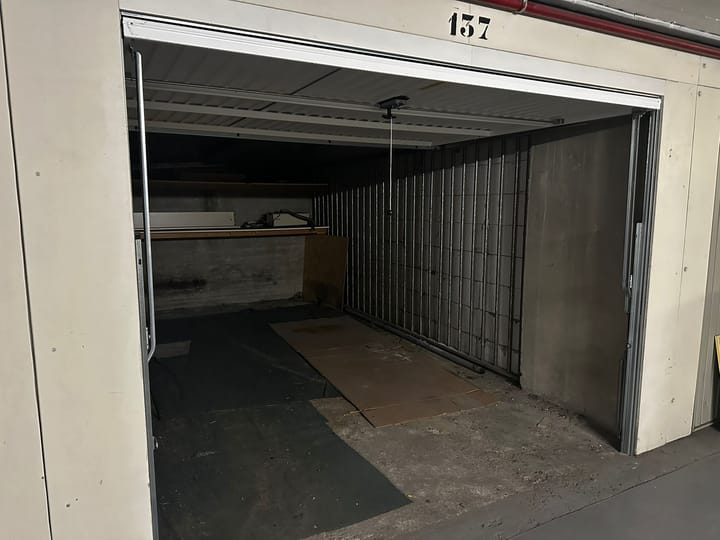 Foto 2 van Burgemeester van Fenemaplein GARAGE 137