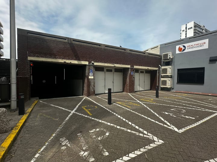 Foto 5 van Burgemeester van Fenemaplein GARAGE 137