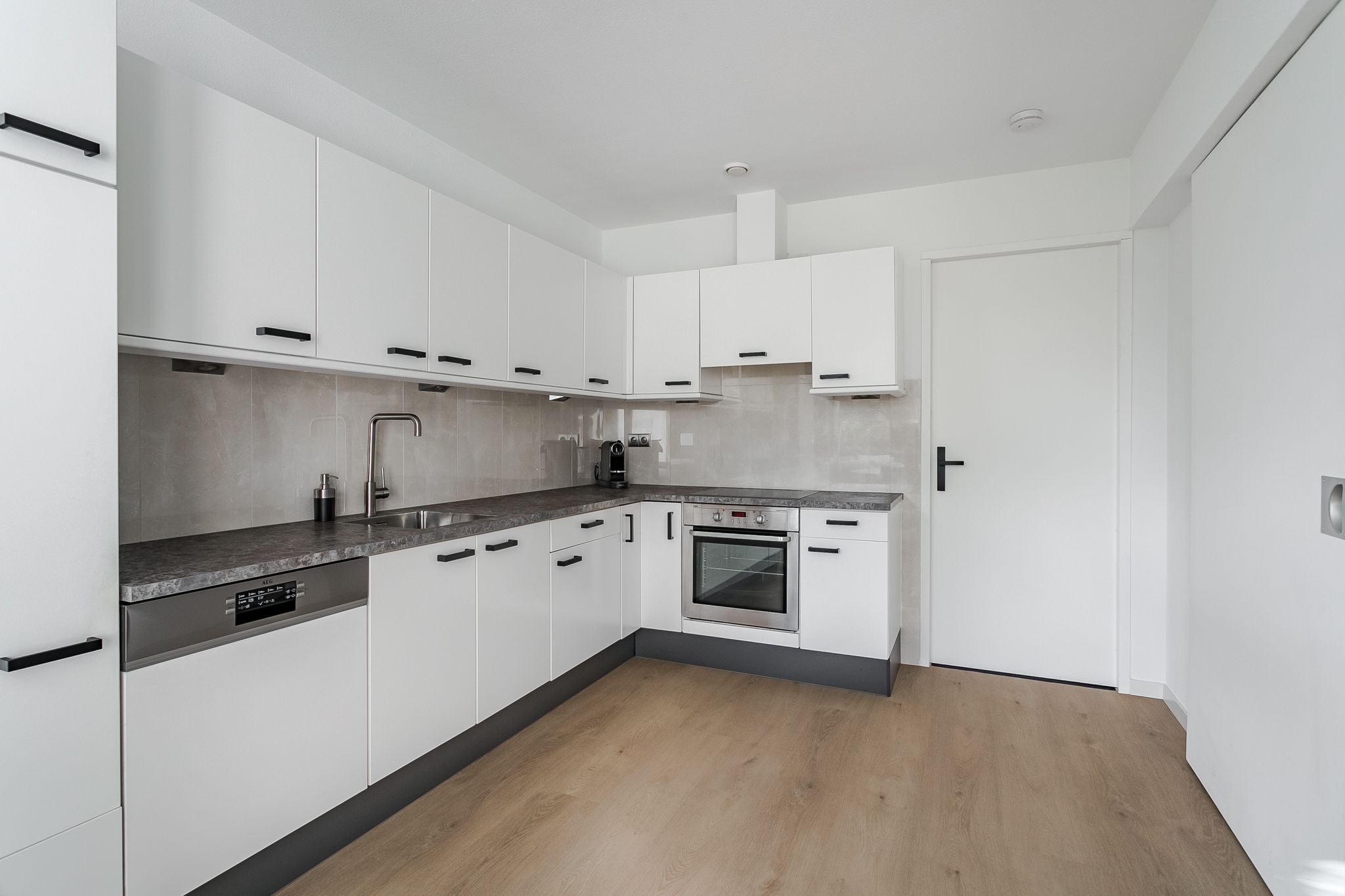 Photo 12 of Chet Bakerstraat 5