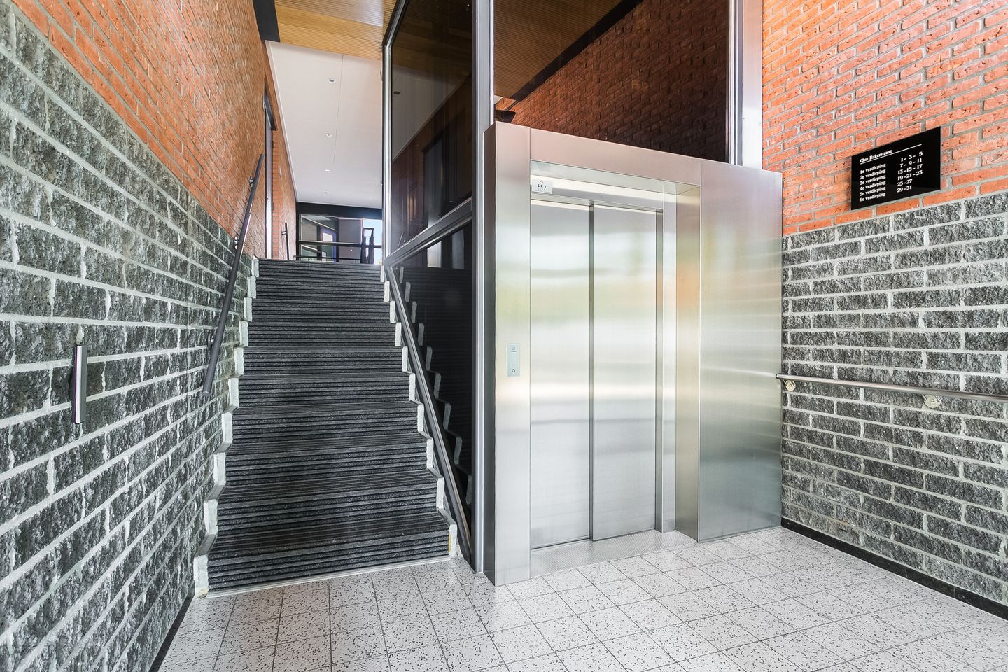 Photo 20 of Chet Bakerstraat 5