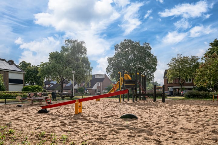 Foto 48 van Meidoornlaan 4