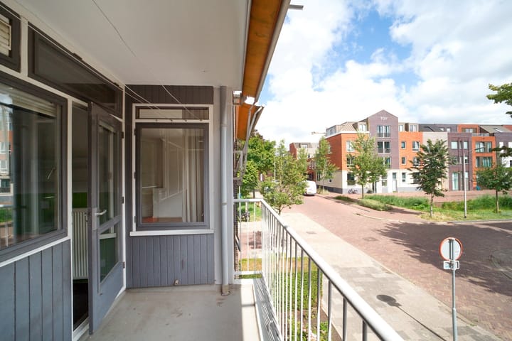 Photo 21 of Frank van Borselenstraat 4-I