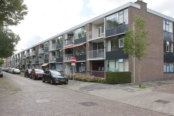 Photo 22 of Frank van Borselenstraat 4-I