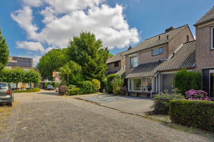 Photo 34 of Pastoor Huissenstraat 8