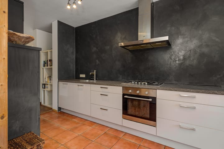 Photo 12 of Pastoor Huissenstraat 8