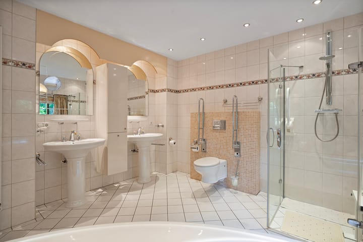 Photo 23 of Lage Esweg 5-A