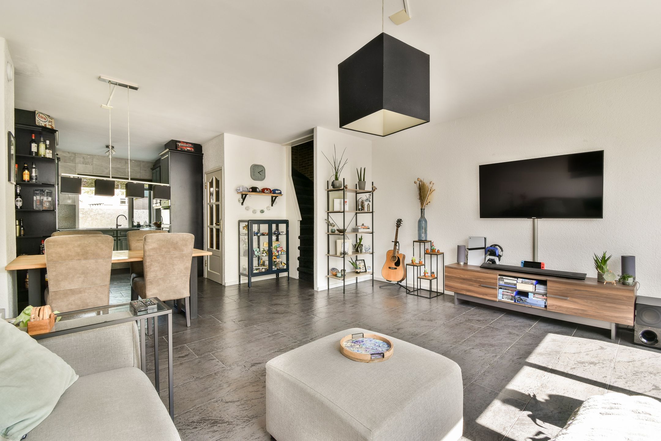 Photo 6 of Meindert Hobbemastraat 133