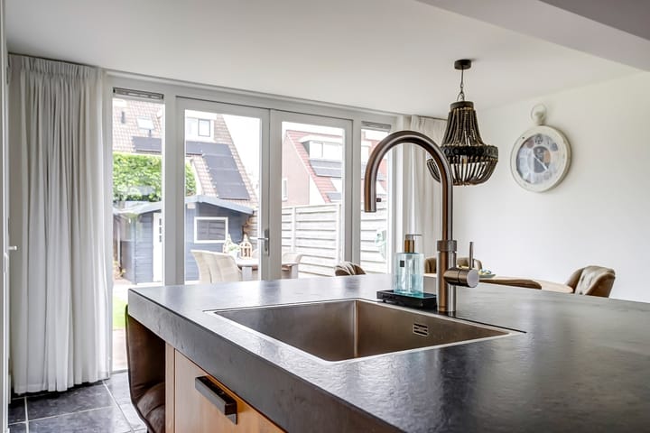 Photo 18 of Oosterblokker 106