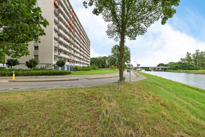 Foto 1 van van Harinxmaplein 109