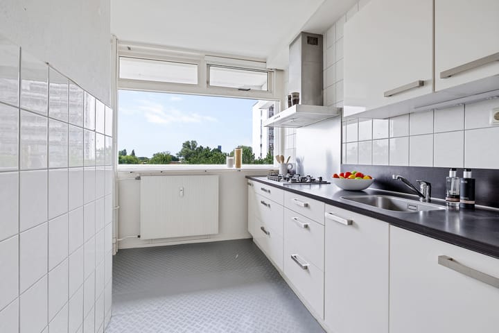 Foto 14 van van Harinxmaplein 109