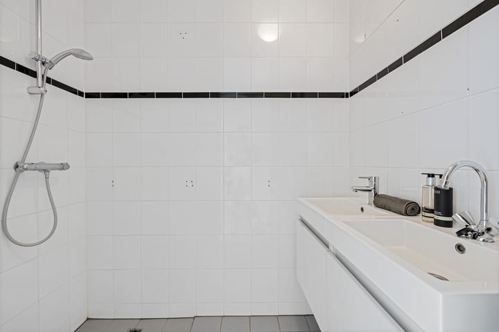 Foto 25 van van Harinxmaplein 109