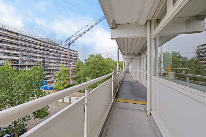 Foto 32 van van Harinxmaplein 109