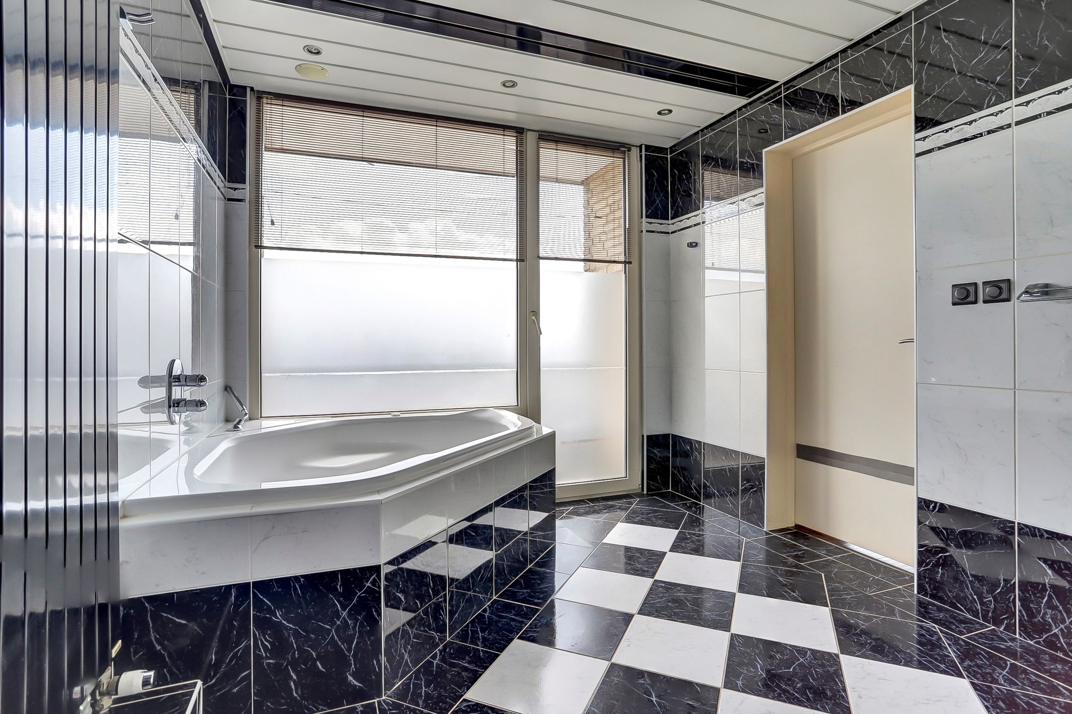 Foto 30 van Burgemeester van Houtplein 72