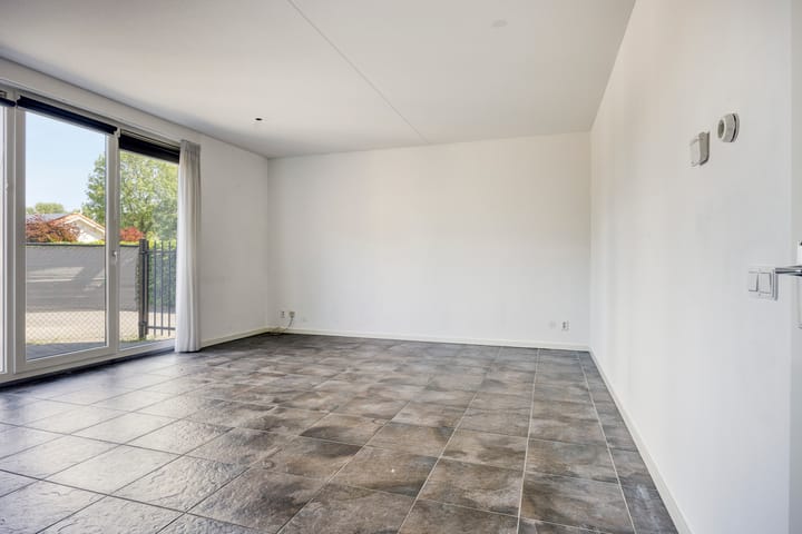 Photo 5 of Oostdam 1-A