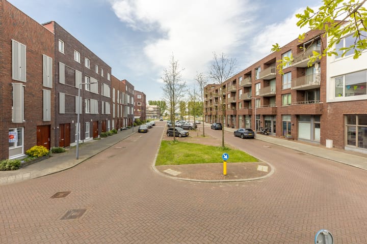 Foto 31 van Tinbergenlaan 9