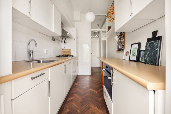 Photo 11 of Vrolikstraat 252-1