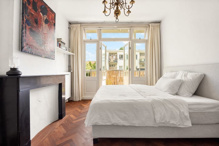 Photo 14 of Vrolikstraat 252-1