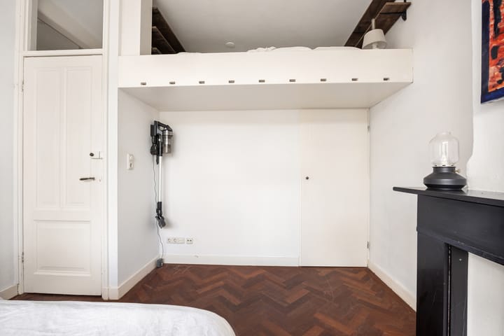 Photo 17 of Vrolikstraat 252-1