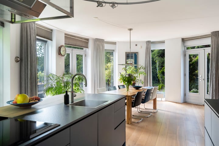 Foto 39 van Via Cimarosa 29