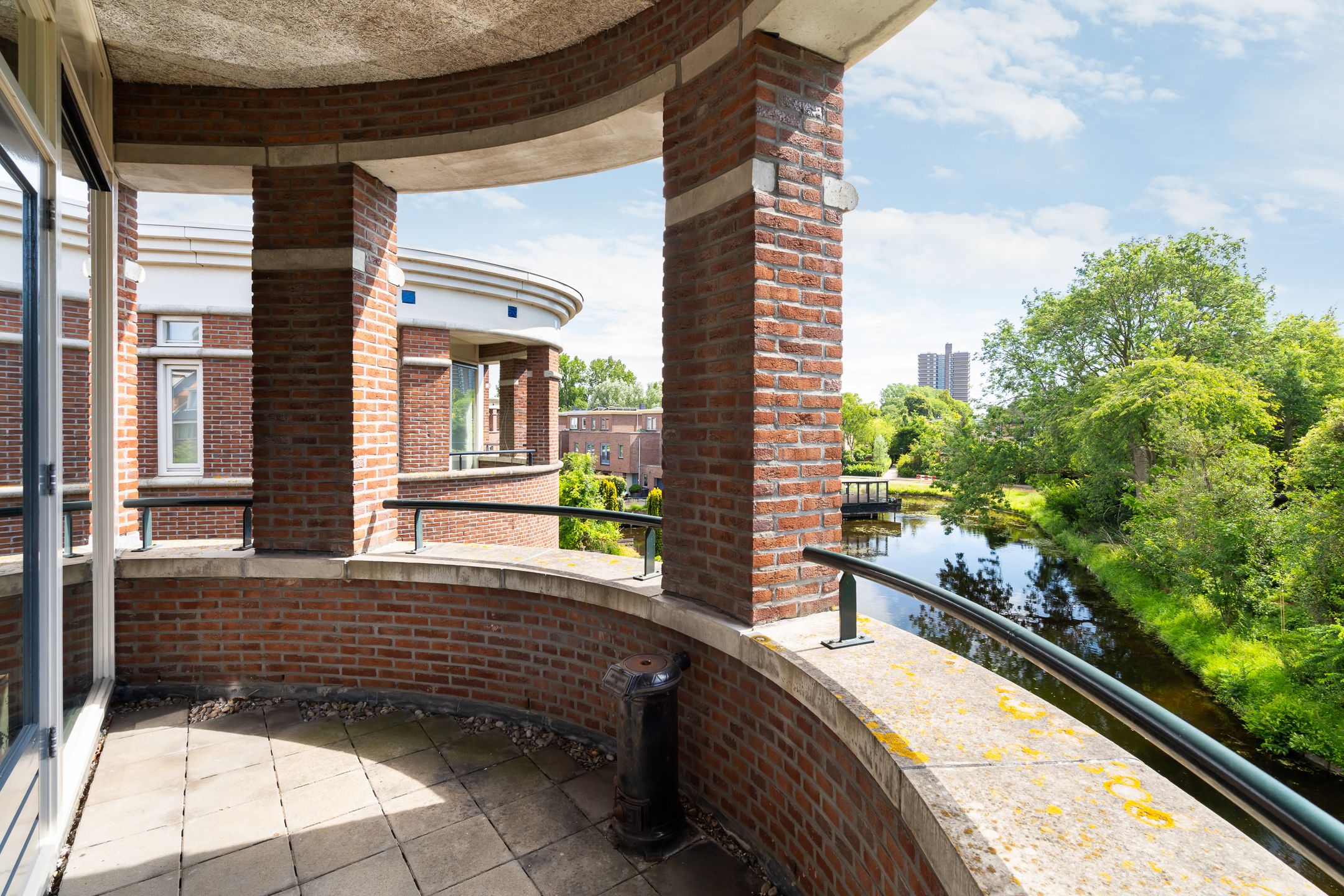 Foto 72 van Via Cimarosa 29