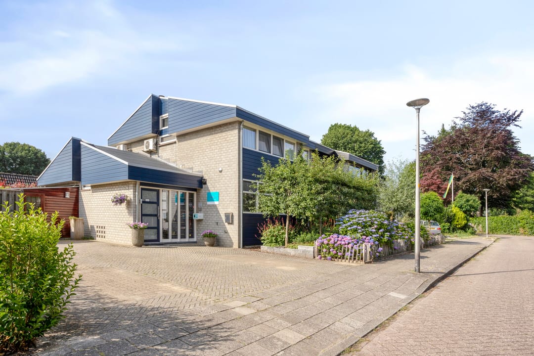 Photo 1 of Staringstraat 1