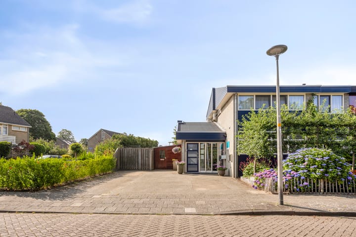 Foto 2 van Staringstraat 1