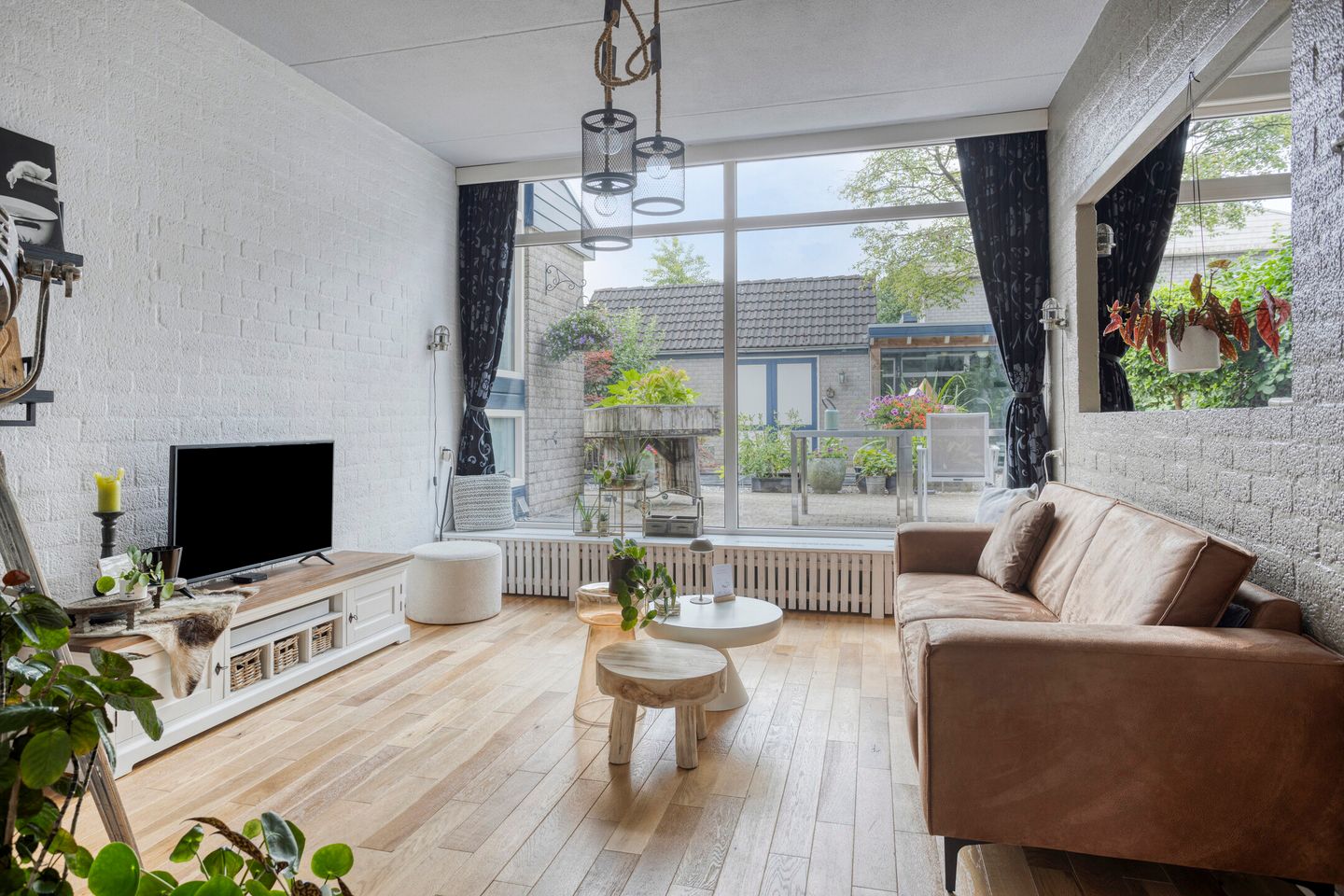 Photo 10 of Staringstraat 1