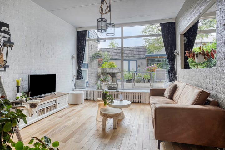 Foto 10 van Staringstraat 1