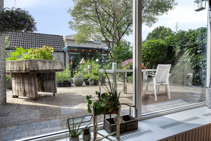 Foto 12 van Staringstraat 1