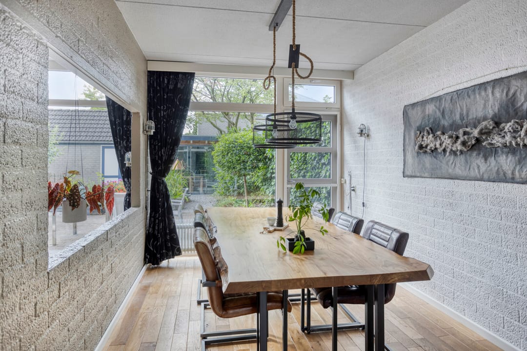 Photo 16 of Staringstraat 1