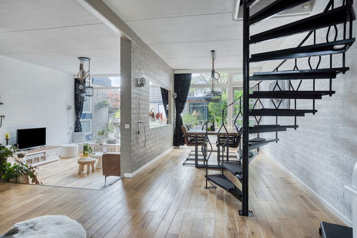 Foto 21 van Staringstraat 1