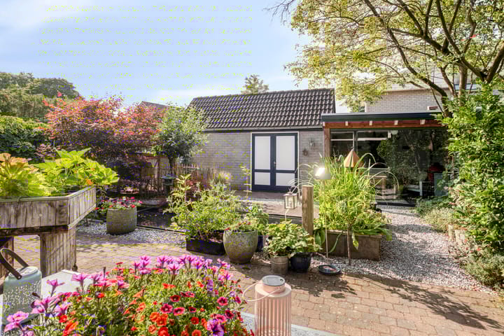 Foto 46 van Staringstraat 1