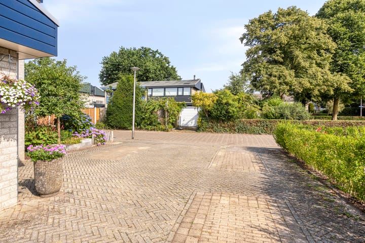 Foto 66 van Staringstraat 1