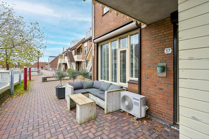 Photo 50 of Orvelterdek 37