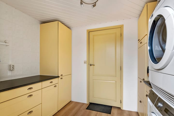 Photo 39 of Julianalaan 24-C