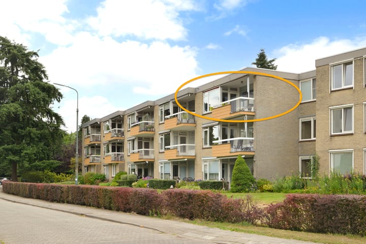 Photo 1 of Stationsplein 50