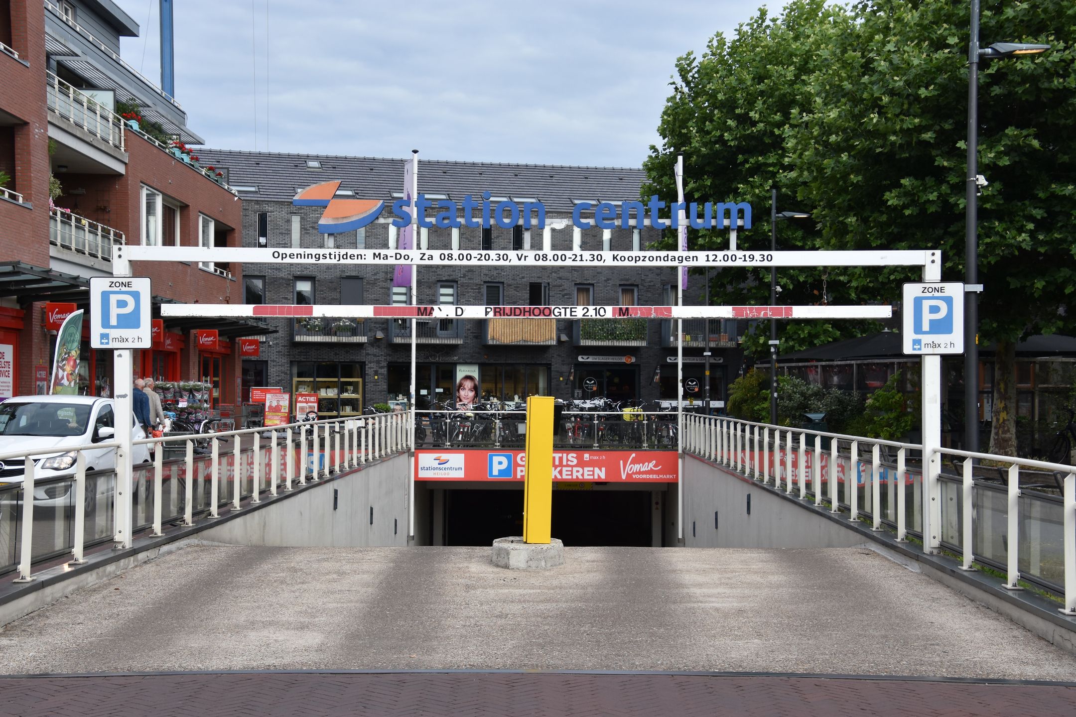 Stationsplein (diverse parkeerplaatsen), Heiloo, 1851LM, Noord-Holland, Nederland