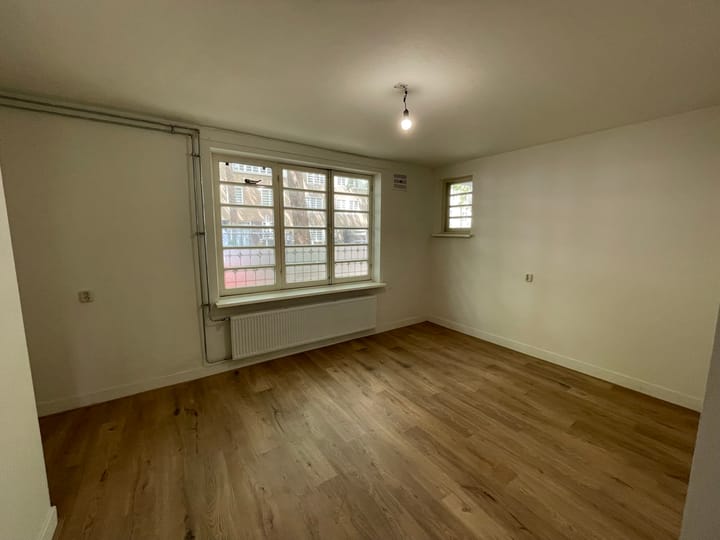 Photo 5 of Pieter Lodewijk Takstraat 31