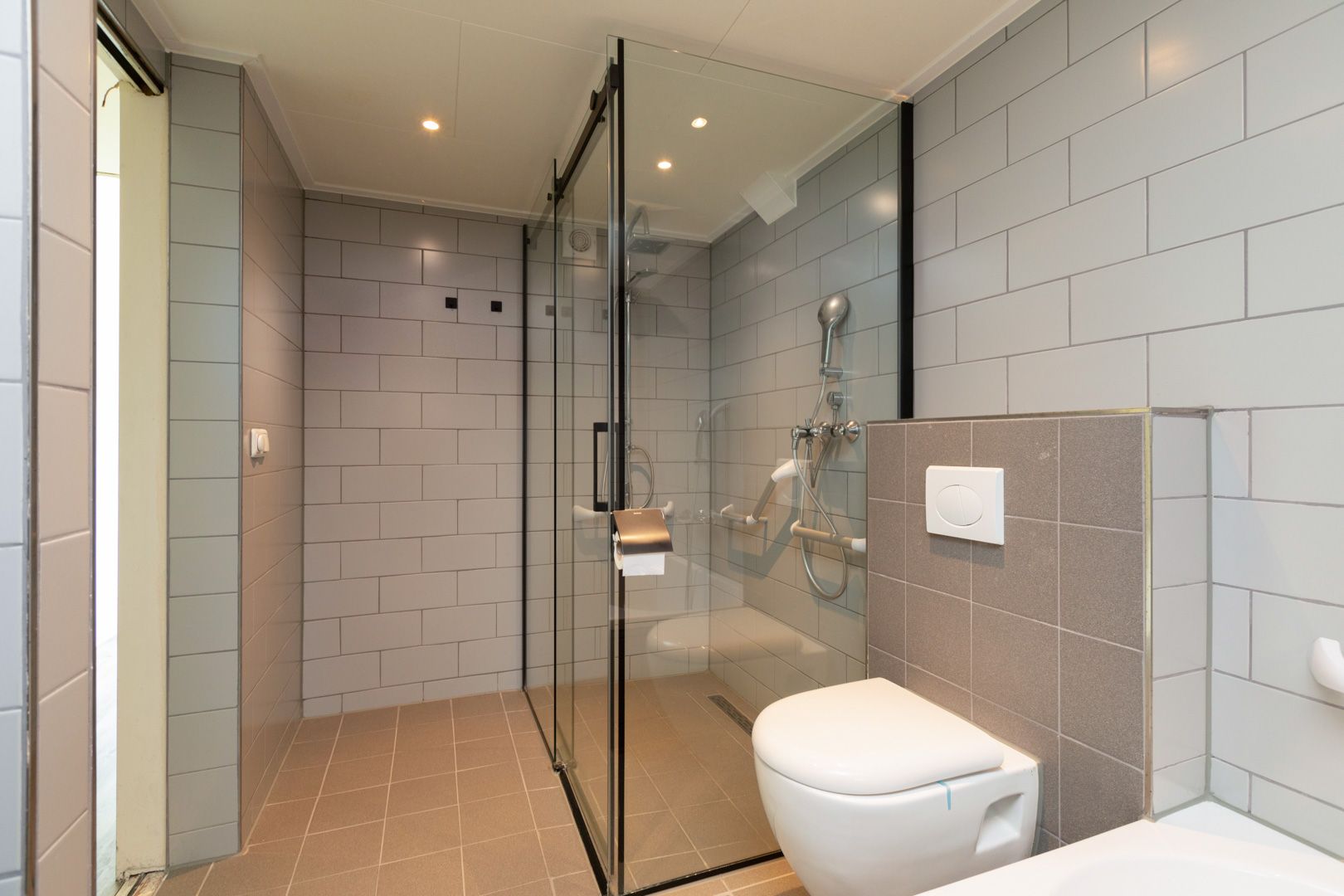 Photo 12 of Bordine 84