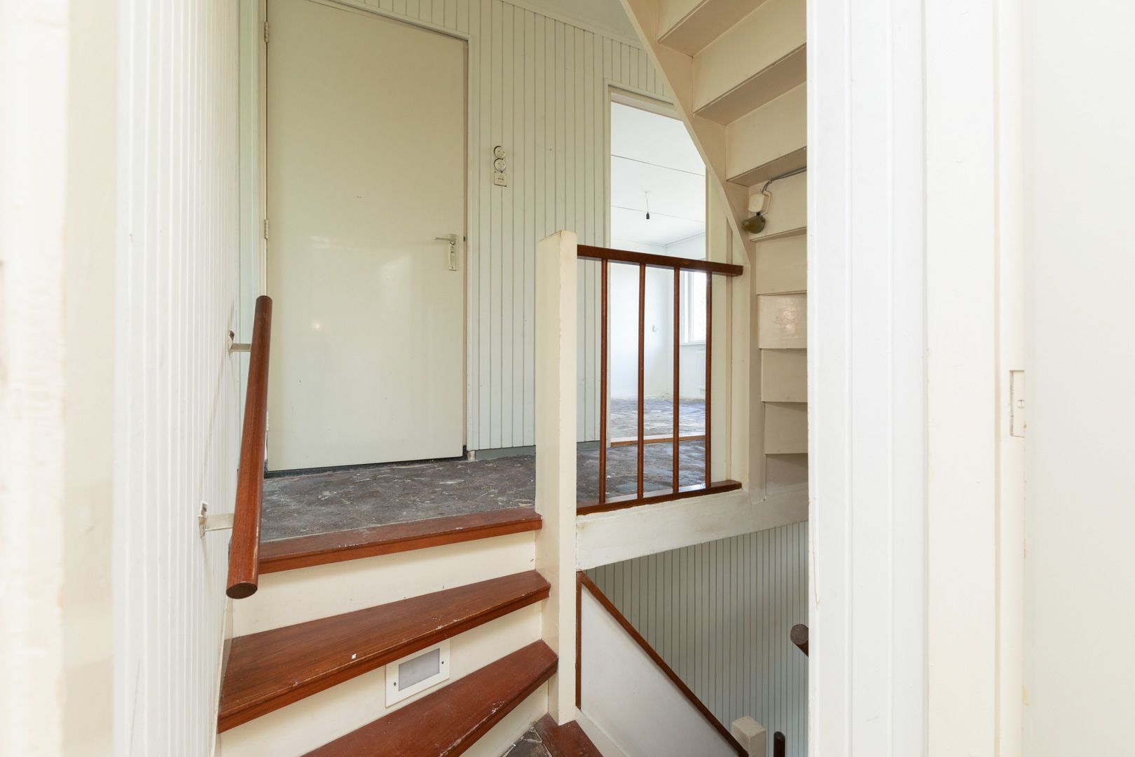 Photo 21 of Bordine 84