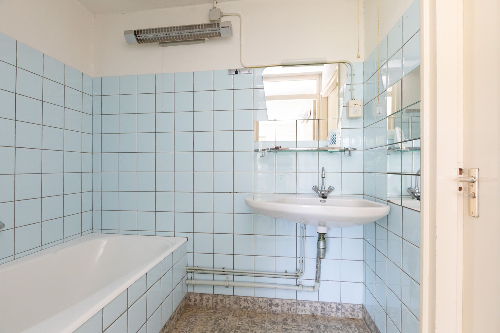 Photo 27 of Bordine 84