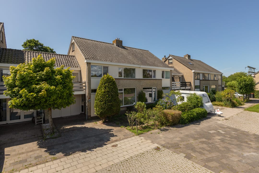 Photo 43 of Bordine 84