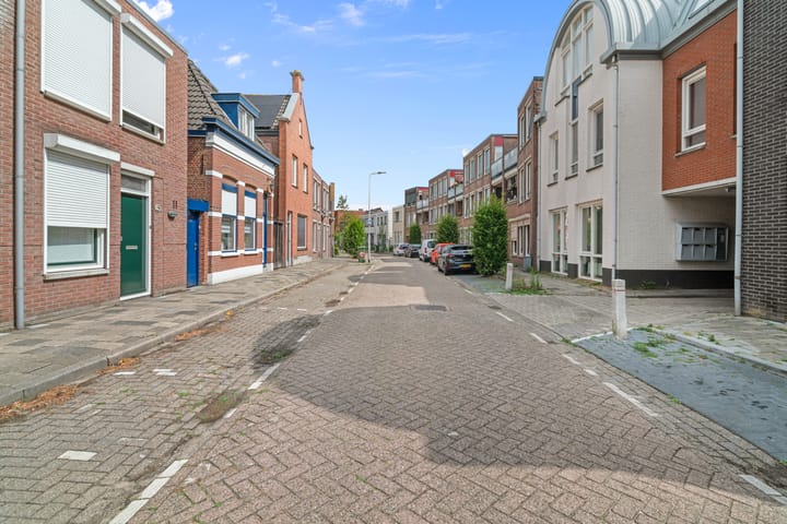 Foto 32 van Damstraat 46-E